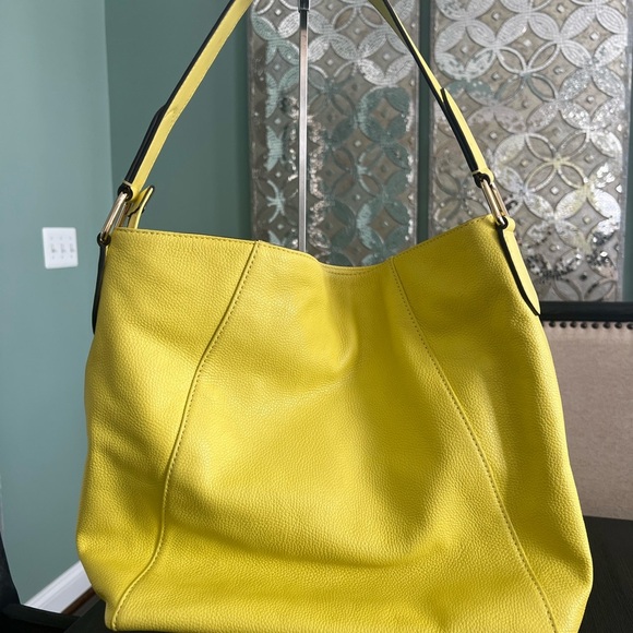 Michael Kors Evie Large Hobo - Picture 3 of 16